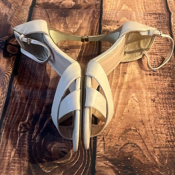 Report, beige cream, light tan, heeled, sandals open toe size 10 - Picture 6 of 10